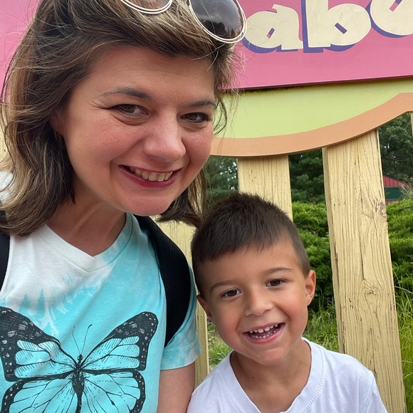 Meet your Posher, Carolyn - Picture 4 of 4